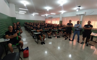 Em Porto Nacional, Delegado-regional da Polícia Civil ministra palestra a alunos-soldados do Curso de Formação da Polícia Militar