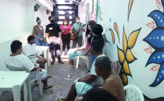 Projeto Escuta através da Arte leva musicoterapia para pacientes da ala psiquiátrica do HRA