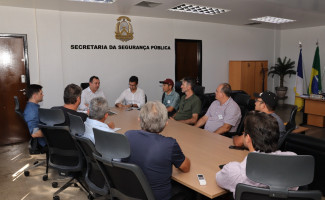 Secretário da Segurança Pública se reúne com produtores agrícolas do Projeto São João