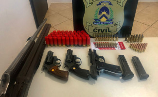 Em Pequizeiro, Polícia Civil apreende cinco armas de fogo e mais de 100 munições de calibres diversos