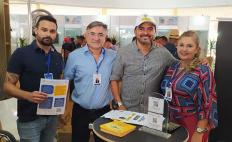 Governador Wanderlei Barbosa prestigia estande da Jucetins na Agrotins 2022