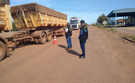 Adapec realiza blitz em transporte de produtos fitosanitários 