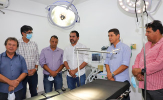 Governo do Tocantins vistoria obras no Hospital Regional de Arraias e entrega equipamentos para a unidade