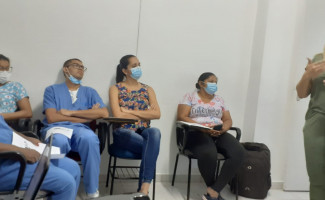Profissionais do Núcleo de Vigilância Epidemiológica do HRG recebem capacitação sobre acidentes com material biológico