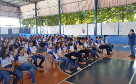 Seciju leva palestra sobre prevenção às drogas para mais de 300 estudantes de Colinas e Nova Olinda