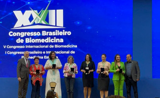 Diretora do LACEN-TO é homenageada no XVII Congresso Brasileiro de Biomedicina