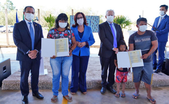 Em Formoso do Araguaia , Governo do Tocantins participa de ação que leva cidadania para a população indígena com emissão de documentos