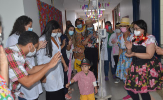Crianças internadas no Hospital Geral de Palmas recebem festa junina