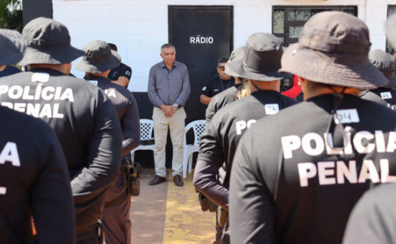Governo do Tocantins entrega coletes balísticos e armamento para policiais penais da Unidade de Tratamento Penal Barra da Grota