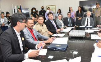Saúde participa de assinatura de Termo que garante atendimento especializado para menores infratores em Palmas