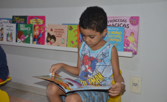 Crianças internadas no HGP contam com o ‘Cantinho da Leitura’ 