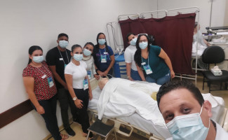 Servidores do HRA participam de treinamento sobre suporte básico de vida 