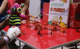 Polícia Penal do Tocantins realiza doação de brinquedos confeccionados por custodiados para Ala Pediátrica do HGP