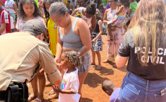 Diretoria de Polícia Comunitária apoia ação social e faz alegria de centenas de crianças em Palmas 