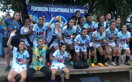 No gramado da Escolinha Nilton Santos, Polivalente garante o título de campeão do Estadual de Futebol Feminino