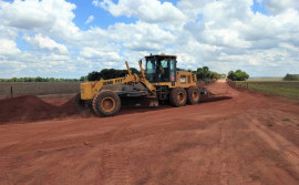 Governo do Tocantins finaliza patrolamento e revestimento primário da TO-365 entre Trevo da Praia e Balsa Rio Tocantins