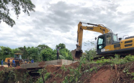 Governo do Tocantins inicia troca de ponte de madeira por estrutura de concreto em comunidade Vila Balsas, em Ponte Alta