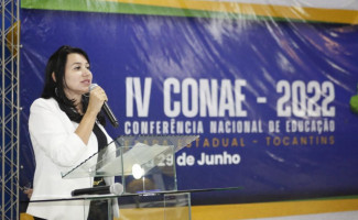 Coordenadora Geral do FEE/TO coordena trabalhos na IV CONAE