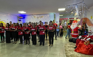 Cantata de Natal emociona servidores e pacientes no HGP