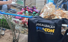 Fiscais do Procon Tocantins apreendem mais de 500 produtos vencidos em supermercado de Palmas