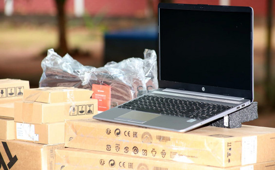 Em Araguaína, governador Wanderlei Barbosa entrega equipamentos do Programa Tô Ligado e 305 computadores para escolas