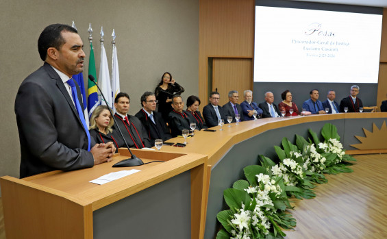 Governador Wanderlei Barbosa reafirma parceria do Governo do Tocantins com o MPTO durante posse do procurador-geral de Justiça, Luciano Casaroti