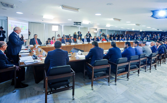 Governador Wanderlei Barbosa assina Carta de Brasília e vê com otimismo pautas apresentadas ao presidente Lula 