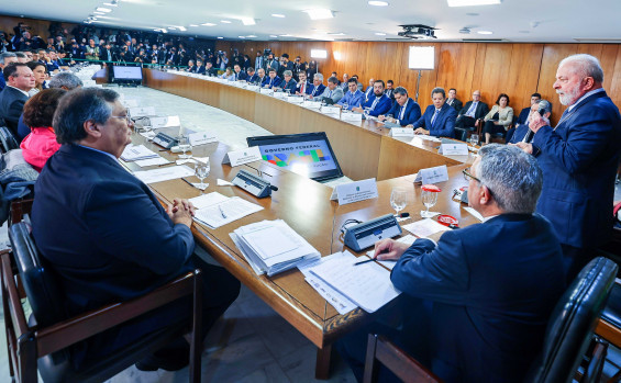 Governador Wanderlei Barbosa assina Carta de Brasília e vê com otimismo pautas apresentadas ao presidente Lula 