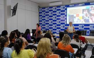 Hospital Dona Regina discute diretrizes para fomentar índices como Amigo da Criança