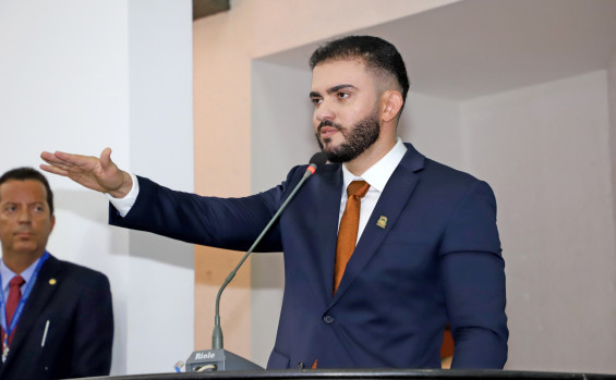 Governador Wanderlei Barbosa prestigia posse dos deputados estaduais e reforça bom convívio com o Legislativo