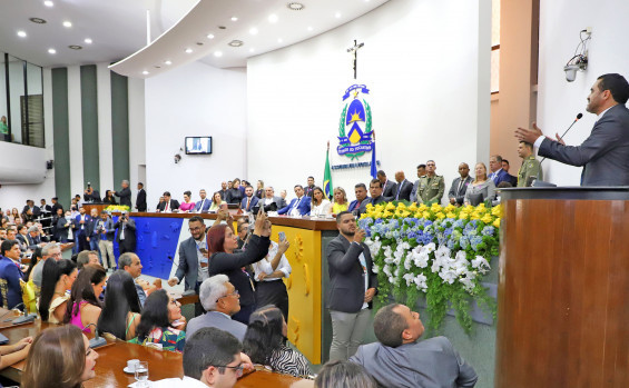 Governador Wanderlei Barbosa prestigia posse dos deputados estaduais e reforça bom convívio com o Legislativo