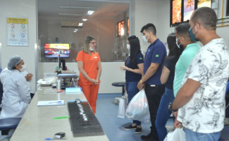 Empresa doa 184 adereços para a campanha Lenço Solidário do HGP