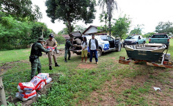 Governo do Tocantins entrega cestas básicas e redes de pesca para indígenas na Ilha do Bananal