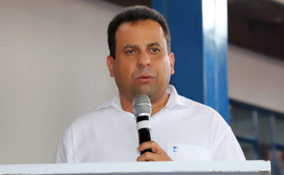 Investimentos na área da educação marcam a agenda do Governador Wanderlei Barbosa em Colinas do Tocantins