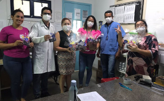 Servidores do Hospital Regional de Augustinópolis orientam usuários sobre cuidado com a saúde sexual