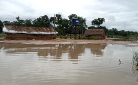 Corpo de Bombeiros Militar e Defesa Civil Estadual oferecem apoio para abrigar famílias indígenas que estão em áreas alagadas