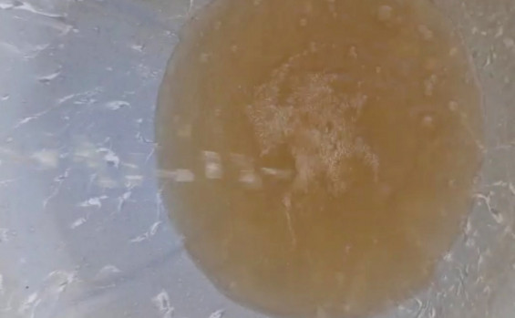 Consumidores denunciam o recebimento de água com barro e Procon Tocantins notifica BRK