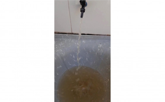 Consumidores denunciam o recebimento de água com barro e Procon Tocantins notifica BRK