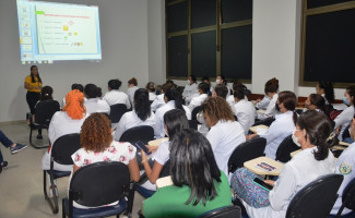 SES-TO capacita alunos de enfermagem e técnicos sobre manejo de resíduos