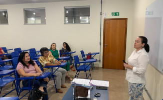 Hospital Regional de Paraíso capacita equipes sobre antimicrobianos e medicação