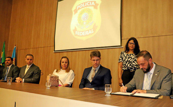 Governador Wanderlei Barbosa prestigia posse de novo superintendente regional da PF no Tocantins