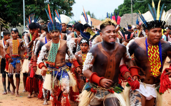 Representantes do Governo do Tocantins e Funai discutem com lideranças Karajá ações para fortalecer turismo na Ilha do Bananal