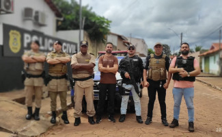 Em Wanderlândia, Polícia Civil cumpre mandados de busca e apreende arma de fogo e dezenas de munições em residências de suspeitos de praticar tráfico de drogas