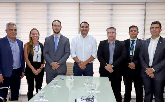 Governador Wanderlei Barbosa e superintendente da Caixa Econômica Federal discutem projetos de habitação para o Tocantins