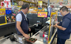 Balanças de pesagem em estabelecimentos comerciais são verificadas pela Agência de Metrologia em operação especial de Vigilância de Mercado