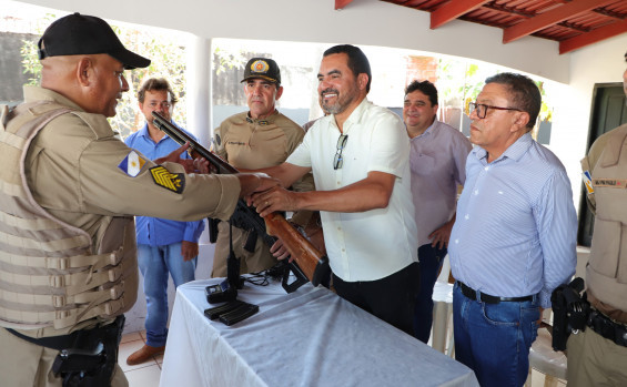 Em Juarina, governador Wanderlei Barbosa inaugura pavimentação asfáltica e destacamento da Polícia Militar e prestigia Festa do Milho