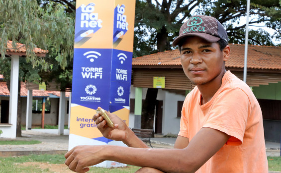 No Jalapão, governador entrega as primeiras torres de projeto que vai conectar comunidades tradicionais do Tocantins ao mundo