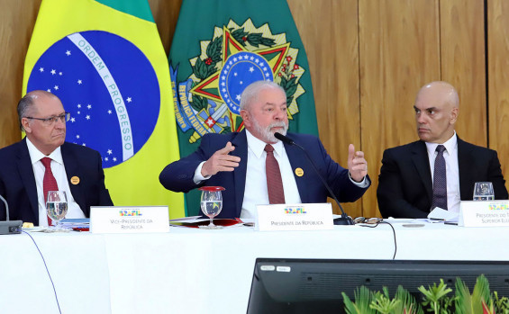 Vice-governador Laurez Moreira participa de encontro com o presidente da república para discutir segurança nas escolas