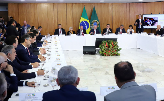 Vice-governador Laurez Moreira participa de encontro com o presidente da república para discutir segurança nas escolas