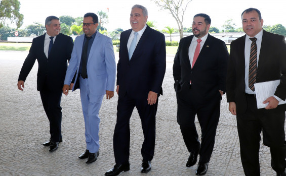 Vice-governador Laurez Moreira participa de encontro com o presidente da república para discutir segurança nas escolas